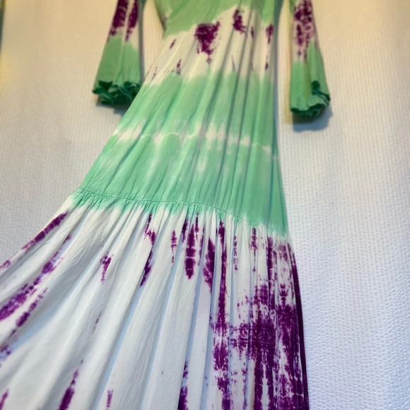 Tie Dye Bell Sleeve Maxi Wrap Dress / Empire
Line Long Maxi Dress OS - Picture 5 of 11